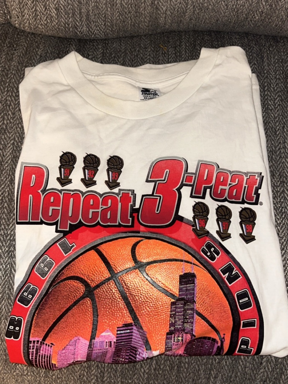 Vintage Men’s Starter "Repeat 3-Peat" White Basketball Graphic Tee